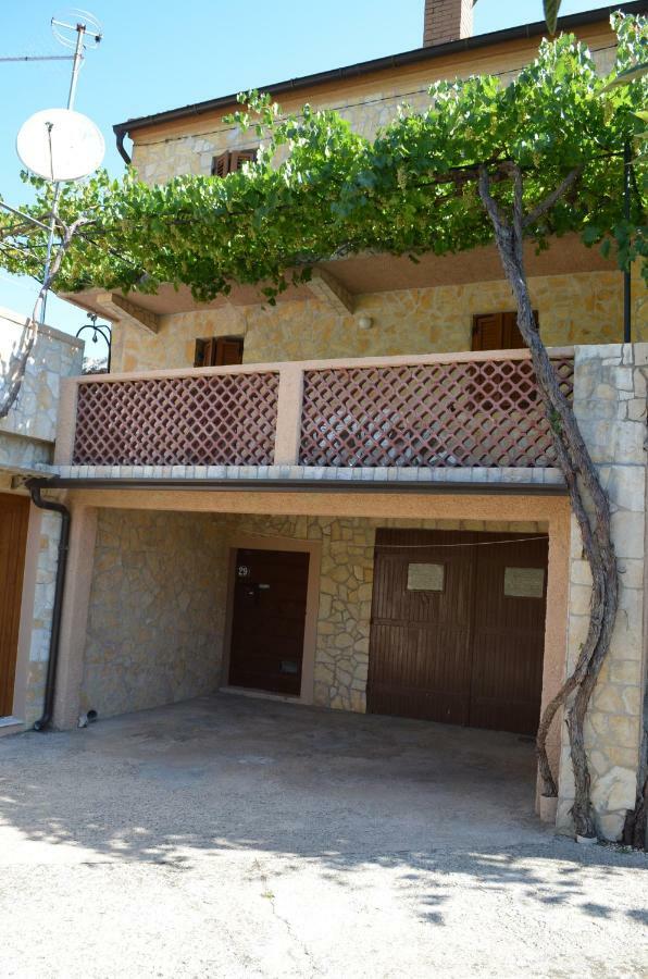 Holiday Home Garina Draga Bascanska Ngoại thất bức ảnh