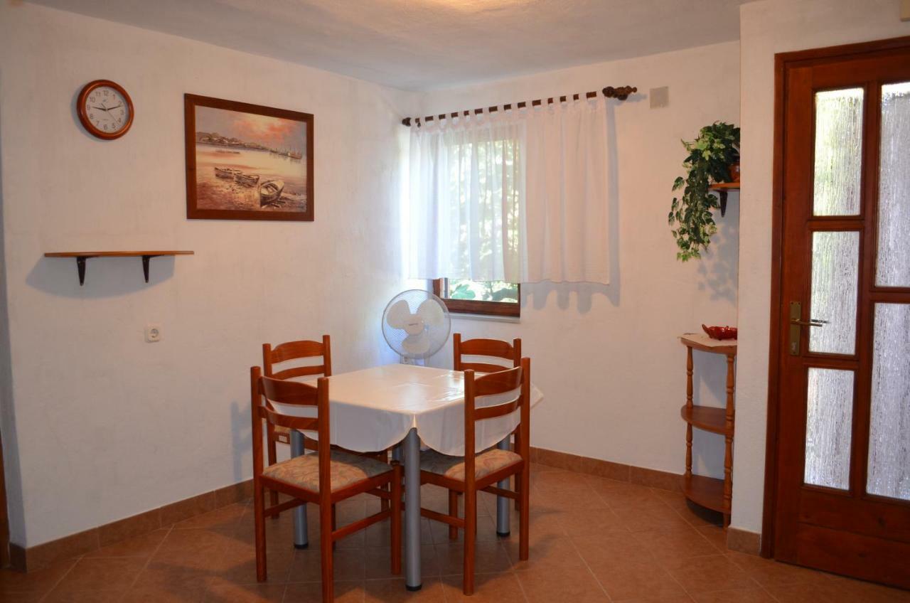 Holiday Home Garina Draga Bascanska Ngoại thất bức ảnh